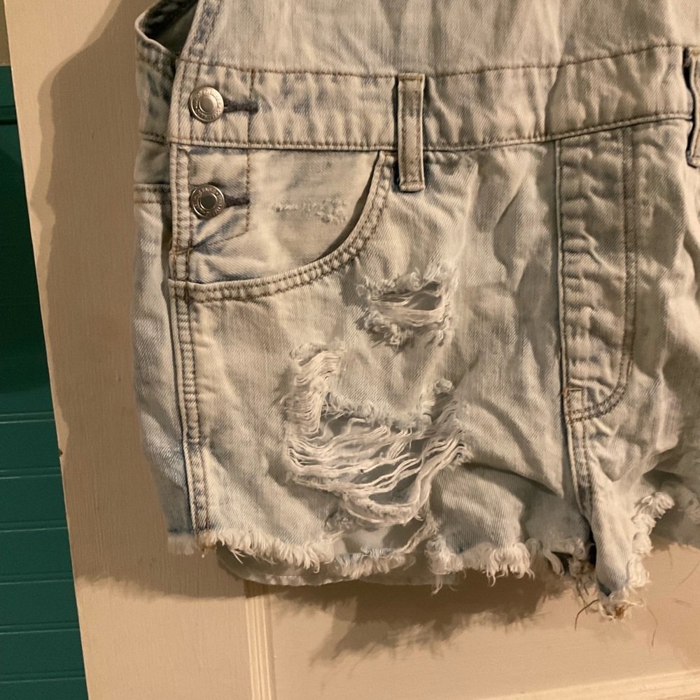 Overall shorts - Picture 2 of 7